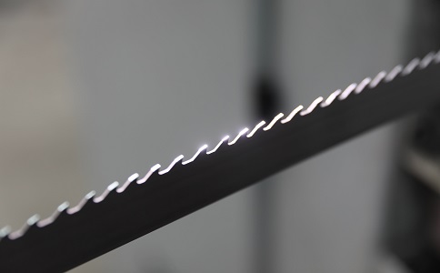 澄迈双金属带锯条产生切削噪音的原因具体有哪些？